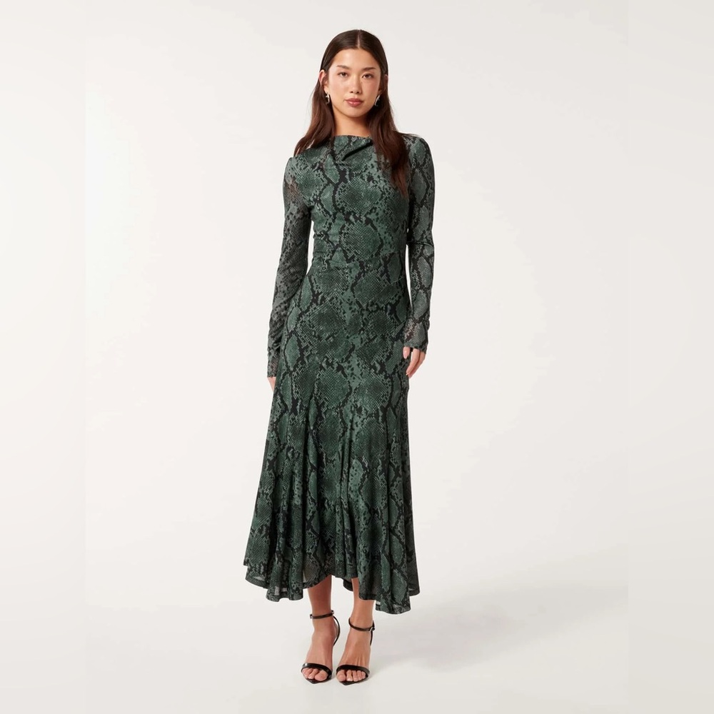 Ever New Tammy Asymmetrical Hem Midi Green Snake Print Long Sleeve Dress